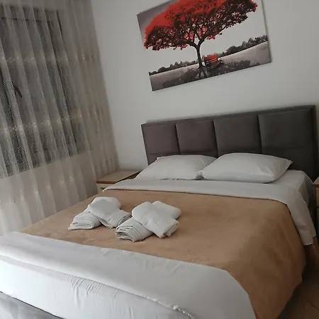 Apartament Astir *